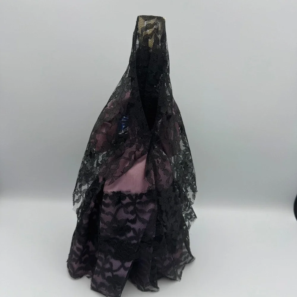 Vintage Spanish Folk Art Doll Flamenco Dancer Black Lace Mantilla Fan‎